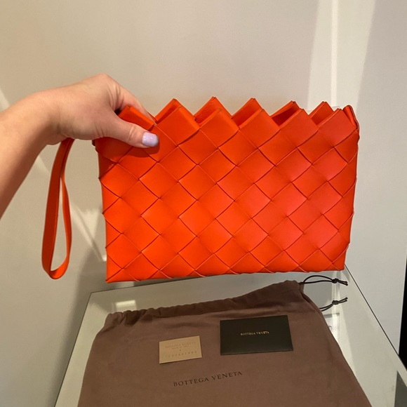 NEW BOTTEGA VENETA clutch/wristlet - Picture 6 of 11